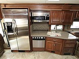 2014 Fleetwood Discovery Photo #12