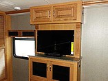 2015 Fleetwood Discovery Photo #11