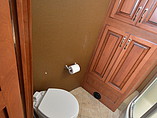 2012 Fleetwood Discovery Photo #32