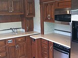 2011 Fleetwood Discovery Photo #10