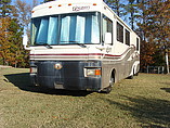 1997 Fleetwood Discovery Photo #2