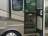 2004 Fleetwood Discovery Photo #5
