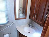 2008 Fleetwood Discovery Photo #13