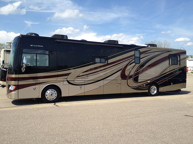 2012 Fleetwood Discovery Photo