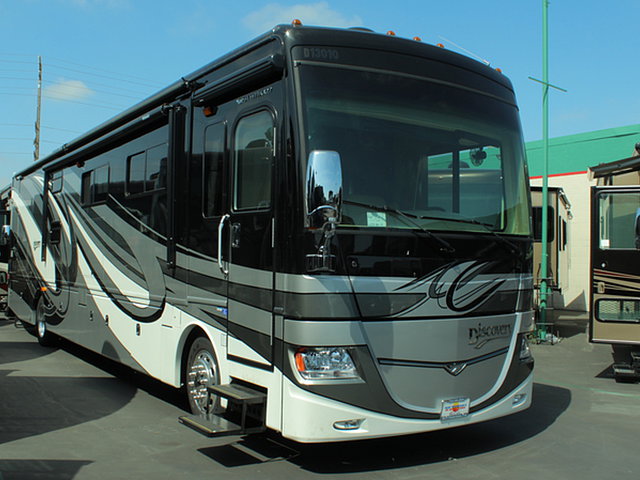 2015 Fleetwood Discovery Photo