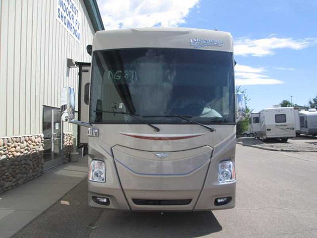 2015 Fleetwood Discovery Photo