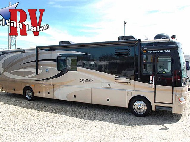 2008 Fleetwood Discovery Photo