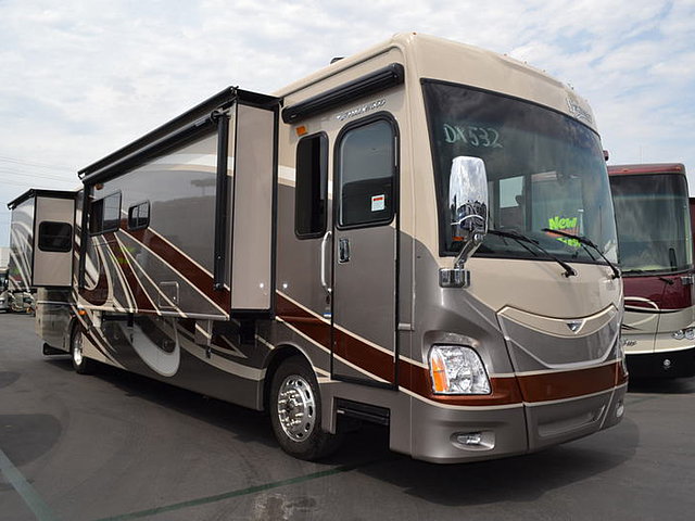 2014 Fleetwood Discovery Photo