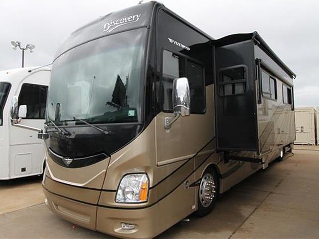 2014 Fleetwood Discovery Photo