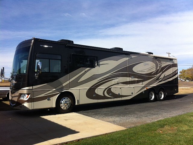 2011 Fleetwood Discovery Photo