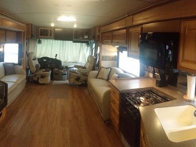 04 Fleetwood Discovery