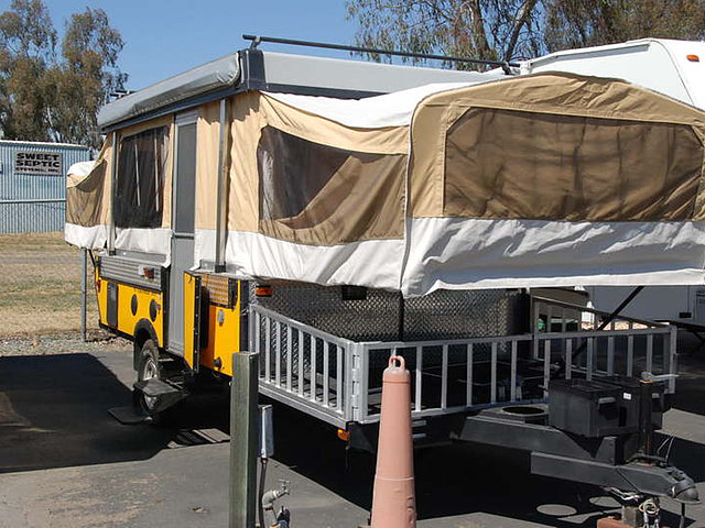 2007 Fleetwood Evolution Photo