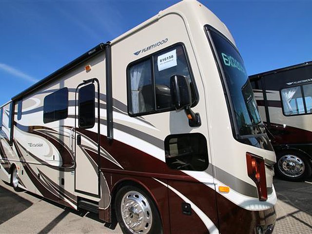 2016 Fleetwood Excursion Photo