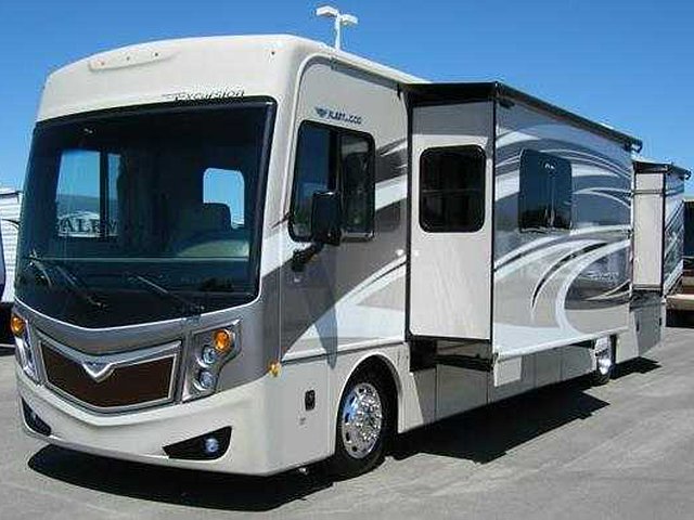 2015 Fleetwood Excursion Photo