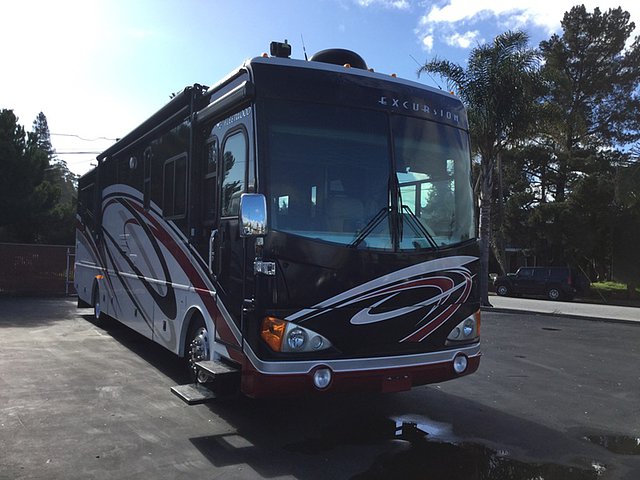 2007 Fleetwood Excursion Photo