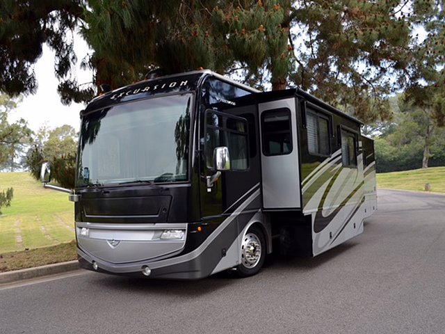 2008 Fleetwood Excursion Photo