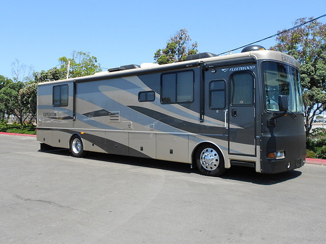 2005 Fleetwood Expedition Photo