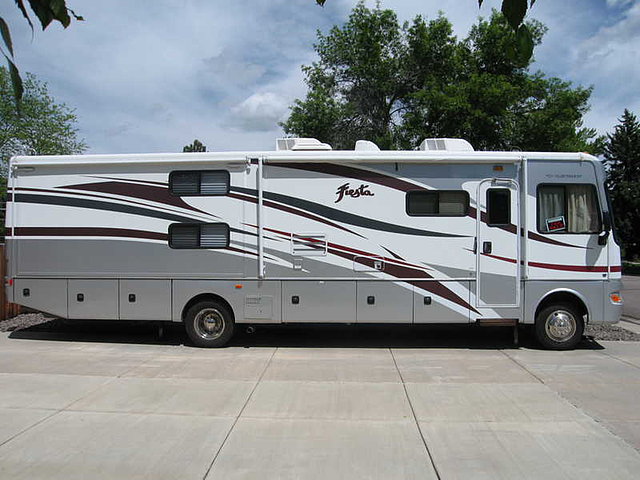 2008 Fleetwood Fiesta Photo