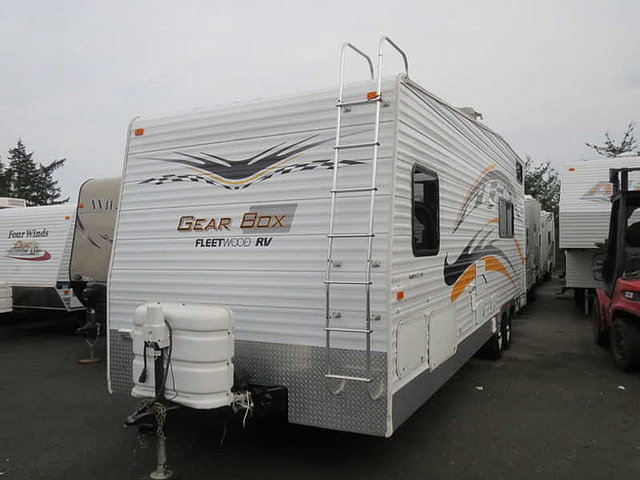 2004 Fleetwood Fleetwood Photo