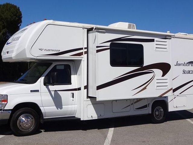 2014 Fleetwood Jamboree Searcher Photo