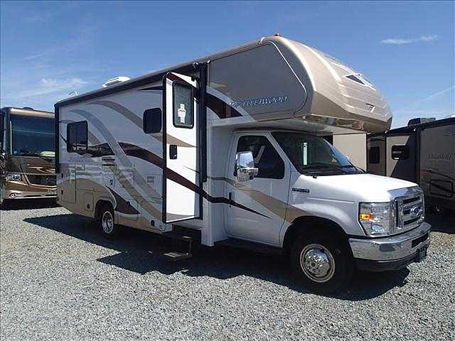 2015 Fleetwood Jamboree Sport Photo