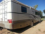 2001 Fleetwood Pace Arrow Photo #2