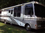 2002 Fleetwood Pace Arrow Photo #2