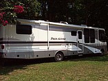 2002 Fleetwood Pace Arrow Photo #3