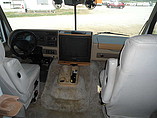 2000 Fleetwood Pace Arrow Photo #9