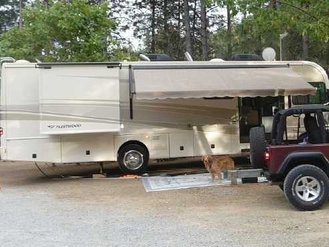 2005 Fleetwood Pace Arrow Photo