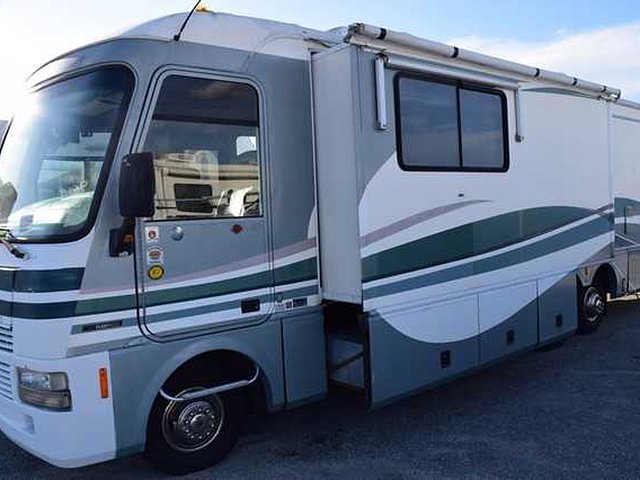 1997 Fleetwood Pace Arrow Photo