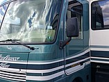 2000 Fleetwood Pace Arrow Photo #2