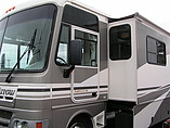 2002 Fleetwood Pace Arrow Photo #3