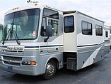 2003 Fleetwood Pace Arrow Photo #2
