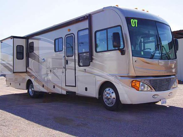 2007 Fleetwood Pace Arrow Photo