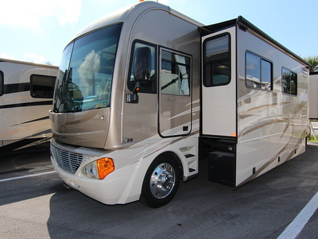 2007 Fleetwood Pace Arrow Photo