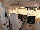 2001 Fleetwood Pace Arrow Vision Photo #8