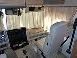 2001 Fleetwood Pace Arrow Vision Photo #9