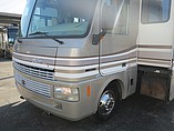 1999 Fleetwood Pace Arrow Photo #10