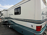 2000 Fleetwood Pace Arrow Vision Photo #4