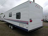 2005 Fleetwood Pioneer Photo #3