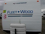 2005 Fleetwood Pioneer Photo #26