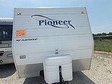 2005 Fleetwood Pioneer Photo #2