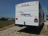 2005 Fleetwood Pioneer Photo #7