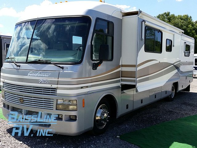 1998 Fleetwood Pace Arrow Vision Photo