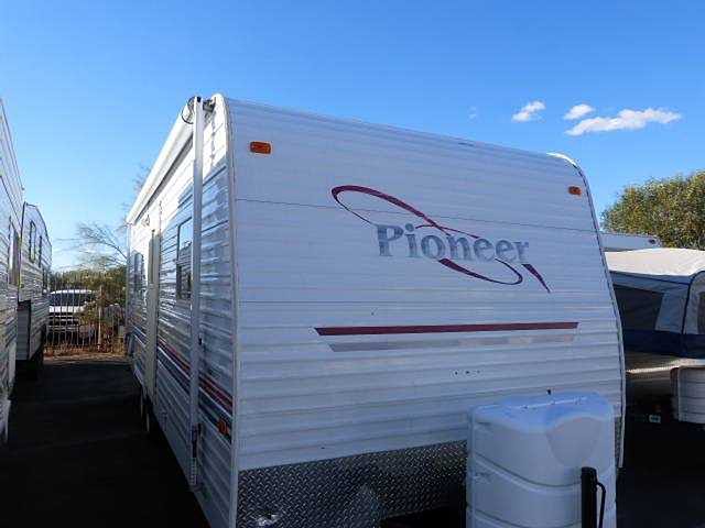 2002 Fleetwood Pioneer Photo