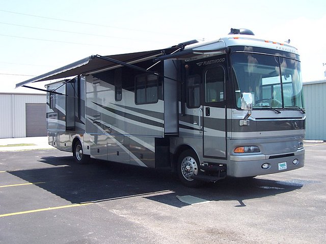 2005 Fleetwood Providence Photo