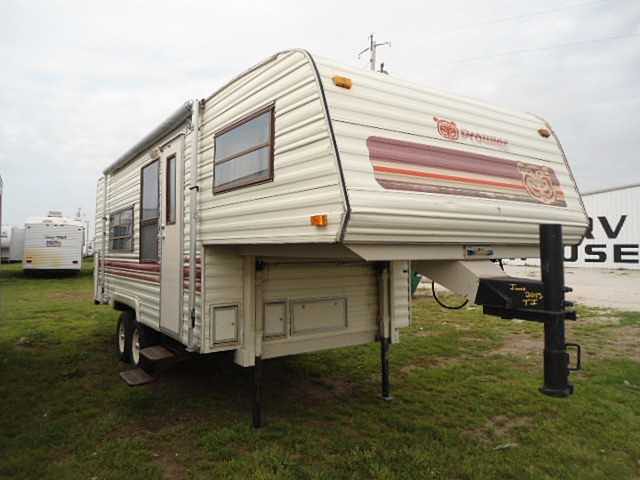 1984 Fleetwood Prowler Photo