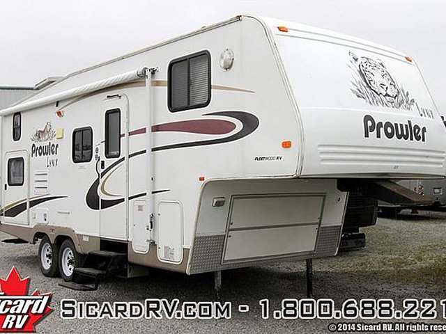 2004 Fleetwood Prowler Photo