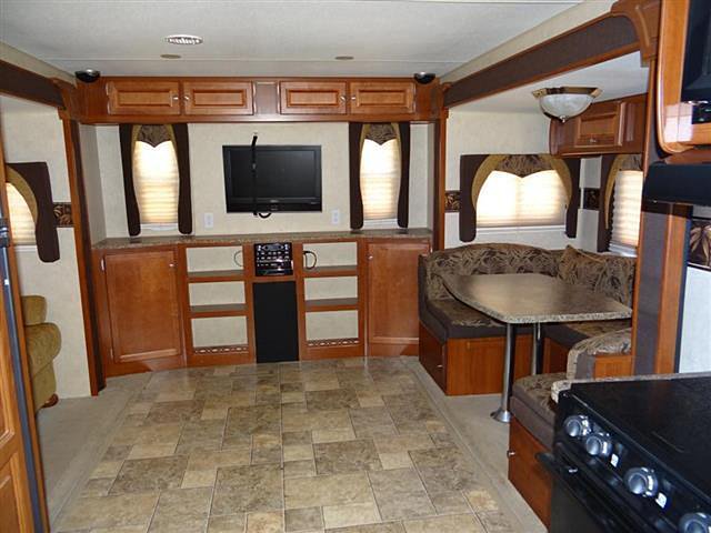 2009 Fleetwood Prowler Photo